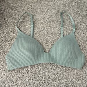 Victoria's Secret Wireless Ribbed/Lace Sage Lightly Lined Bra
